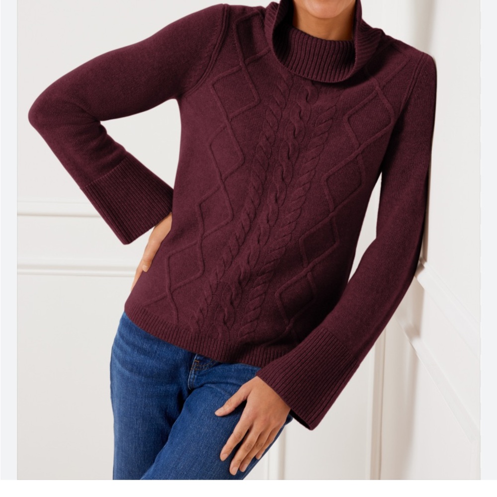 Women's Cashmere Cable Knit 
Women's‎ Sweater Size SP